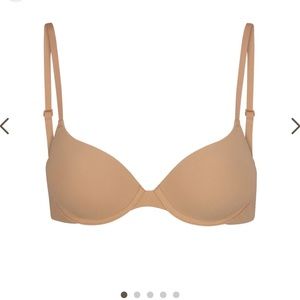 NWT SKIMS tshirt push up bra